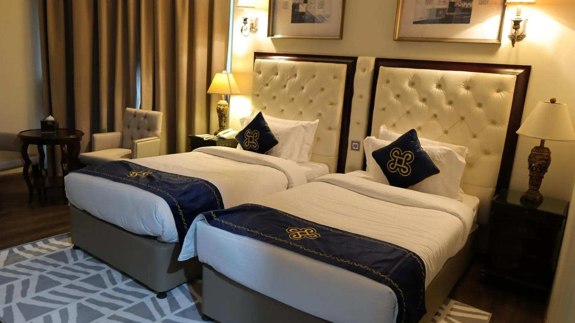 Seven Seas Hotel Dubai 4*,
