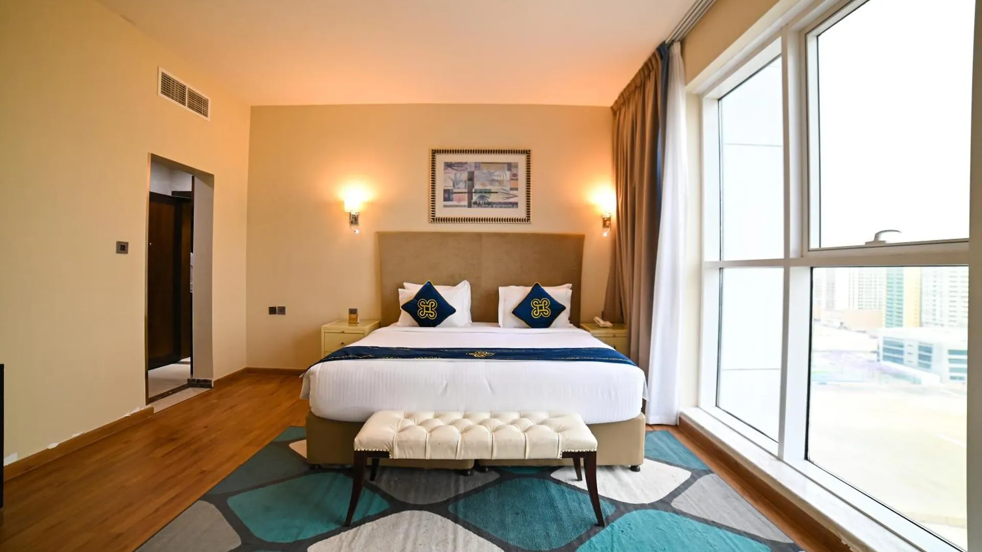 ****  Seven Seas Hotel Dubai United Arab Emirates