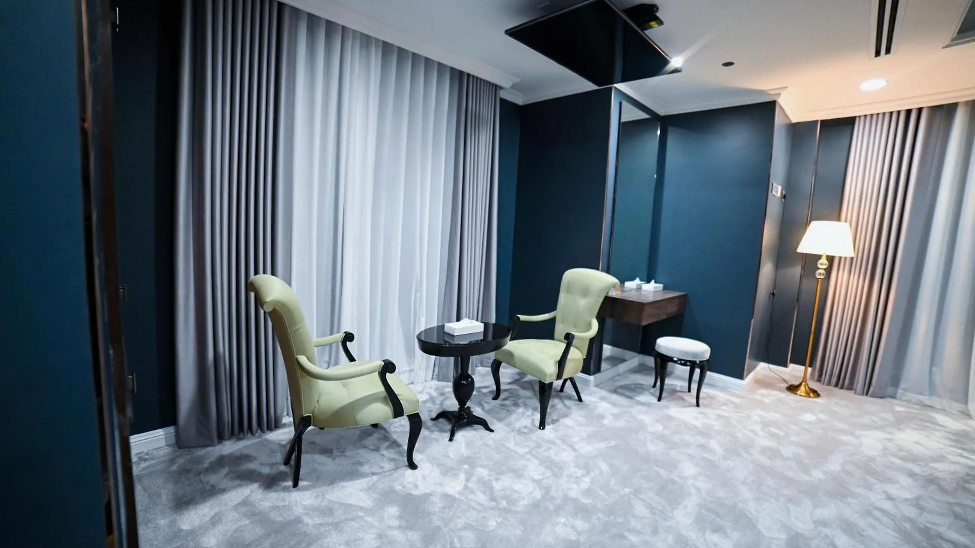 Seven Seas Hotel Dubai 4*,